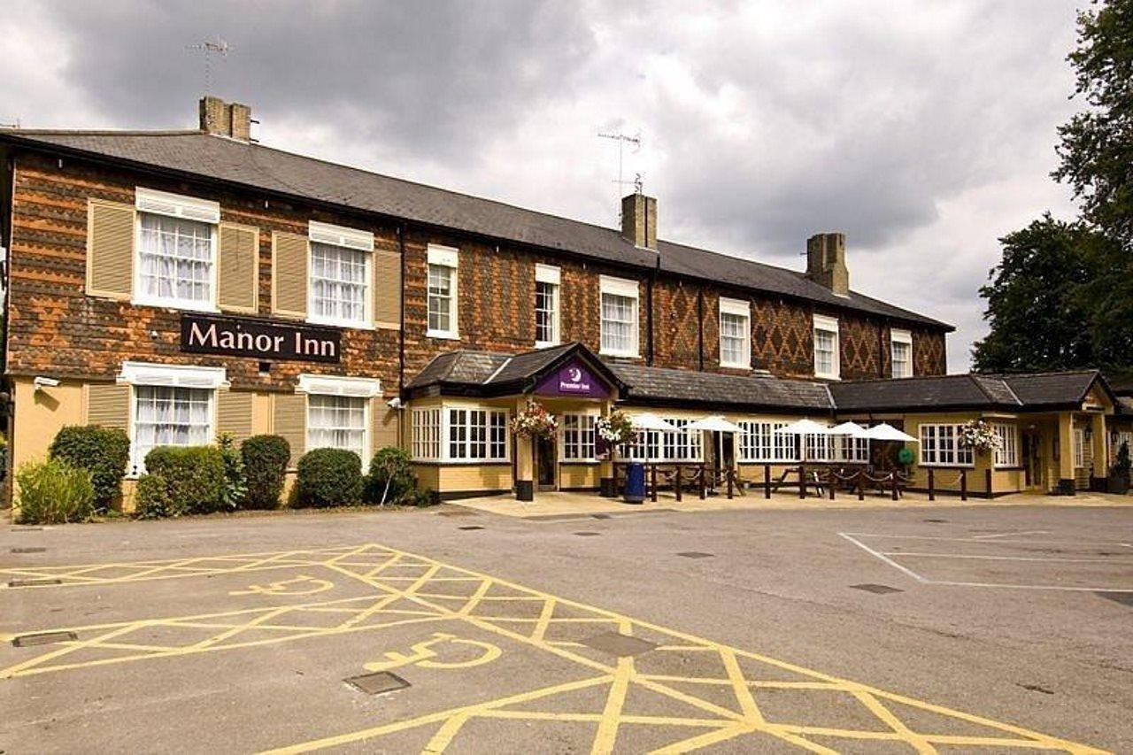 Premier Inn Godalming Exterior photo