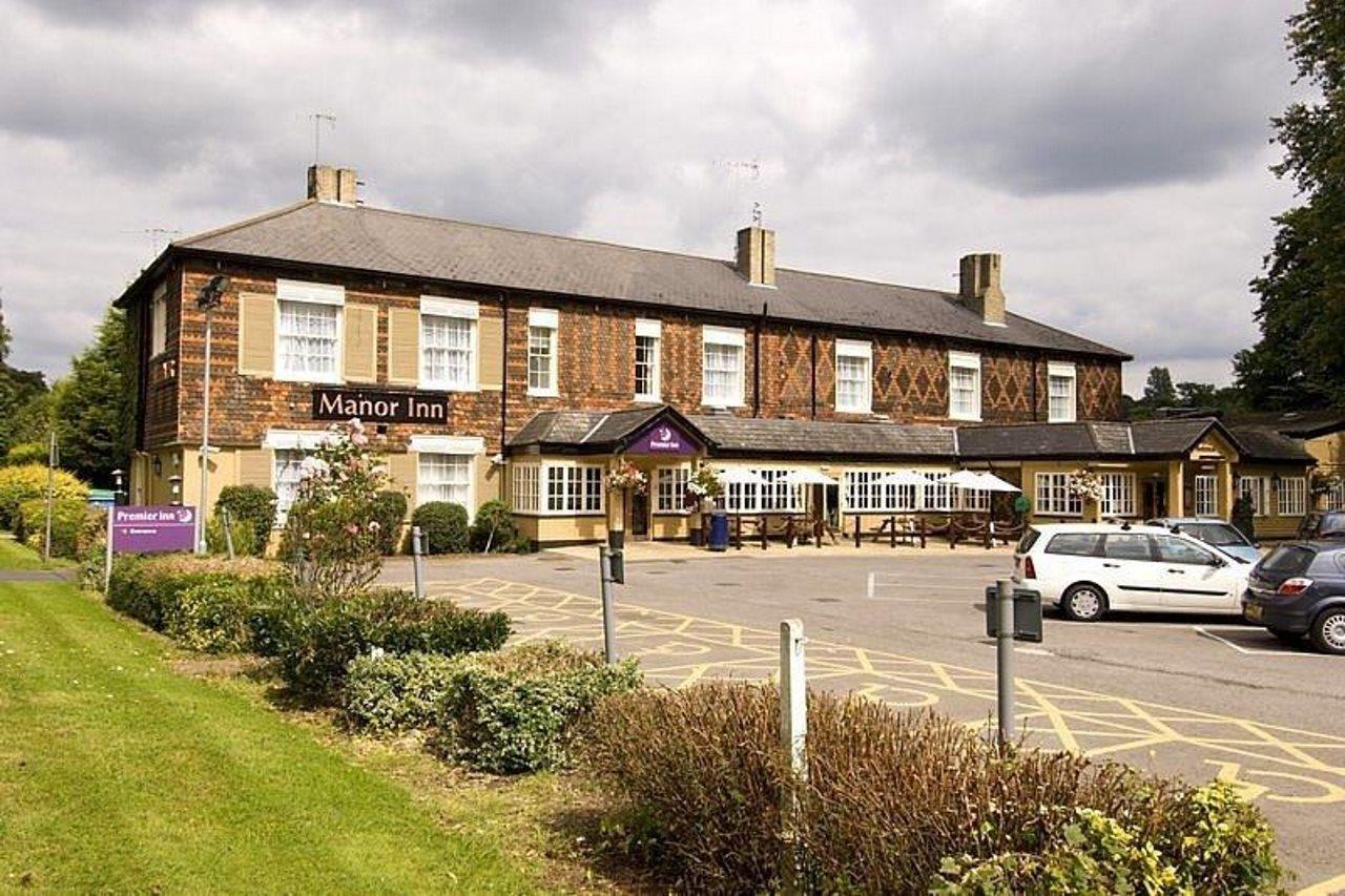 Premier Inn Godalming Exterior photo