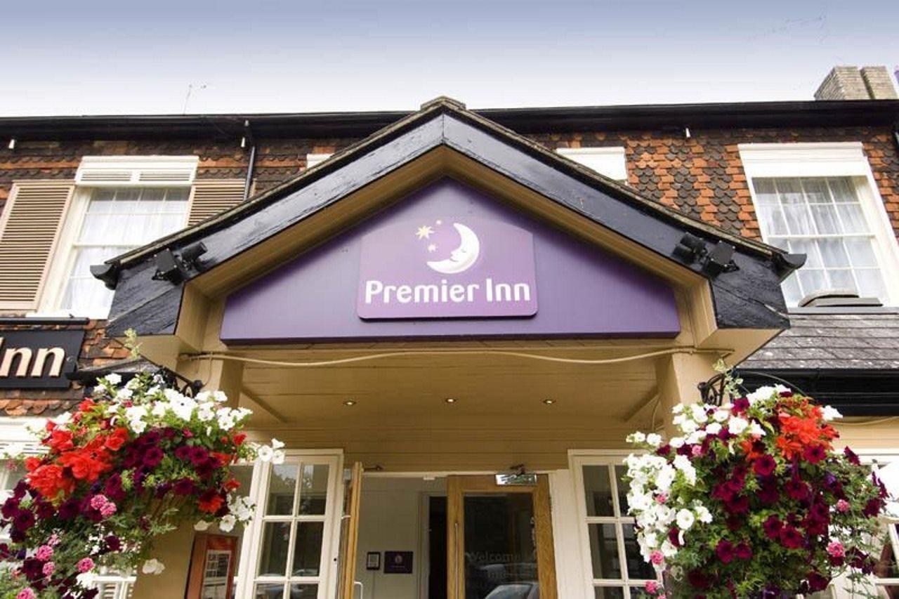 Premier Inn Godalming Exterior photo