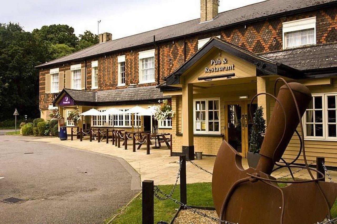 Premier Inn Godalming Exterior photo
